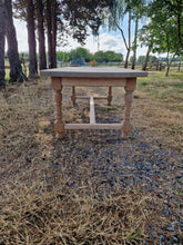 Charger l&#39;image dans la galerie, Table de ferme en chêne massif
