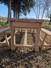 Charger l&#39;image dans la galerie, Ensemble table de ferme et bancs
