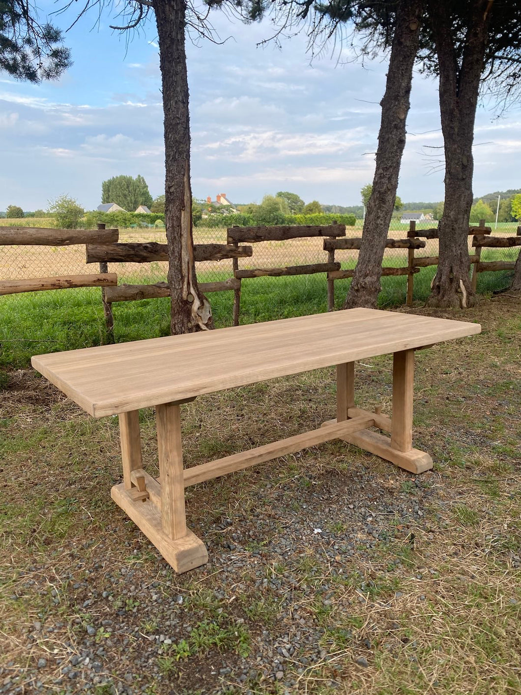 Table en chêne massif