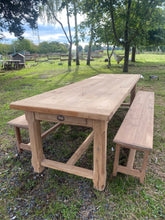 Charger l&#39;image dans la galerie, Ensemble table et bancs de ferme

